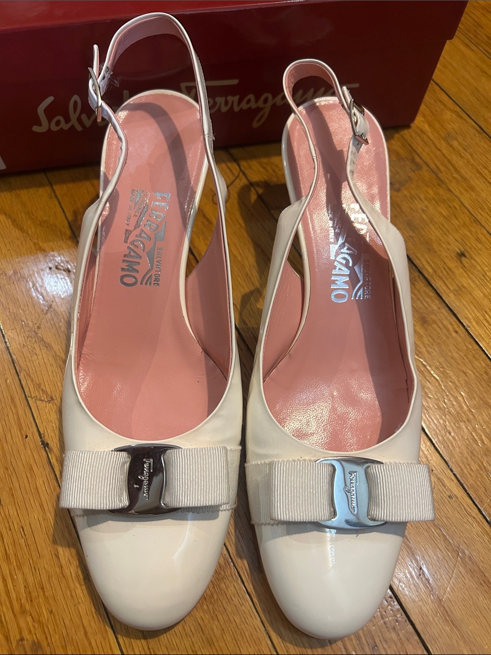 Salvatore Ferragamo White Patent Leather Slingback with Grosgrain Bow - Picture 4 of 4